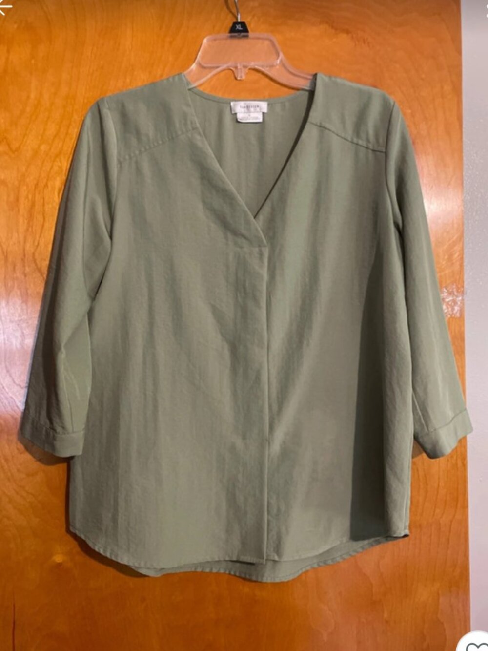 Van Heusen 3/4 length sleeve top - size medium (8-10)